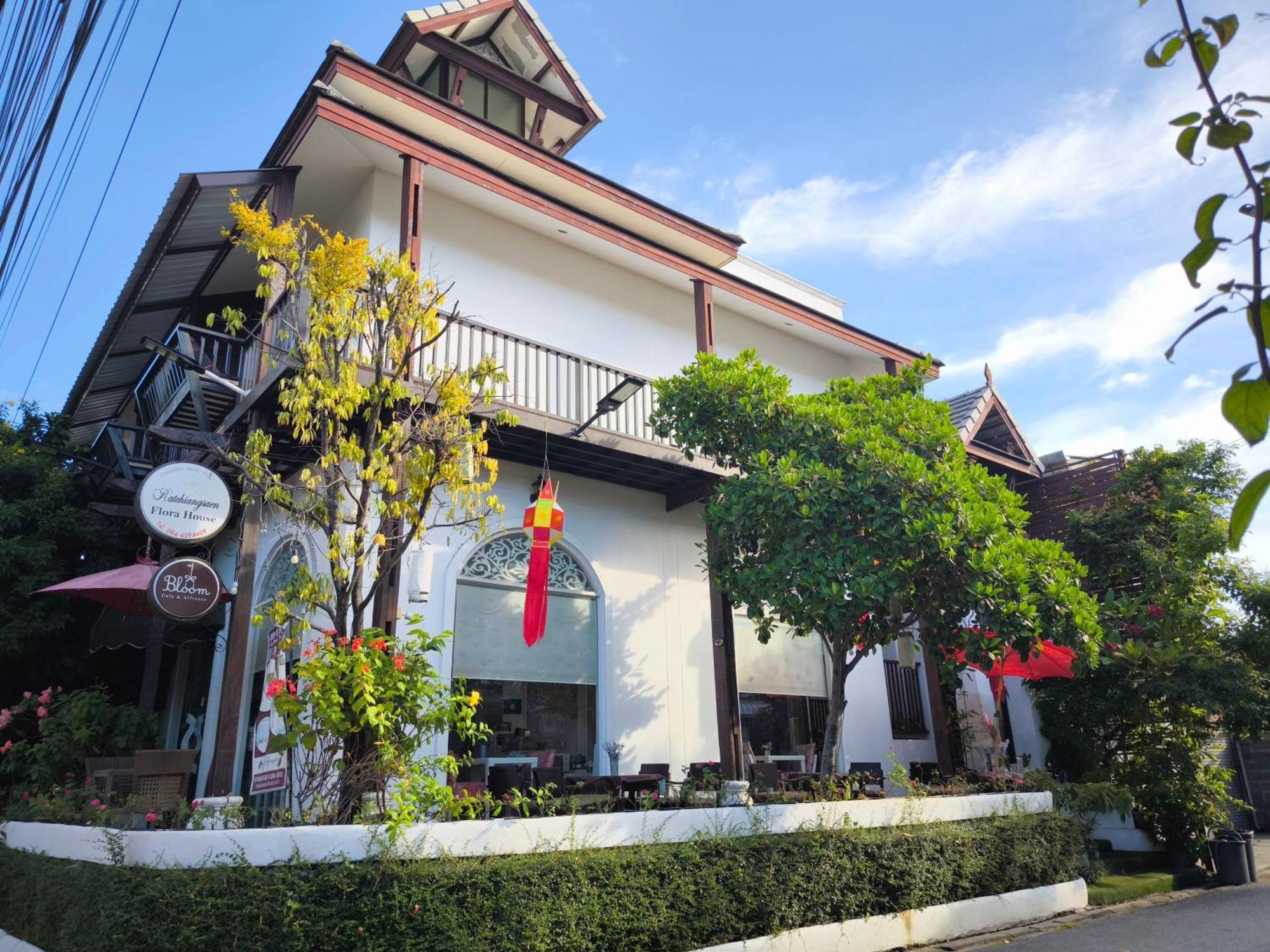 Ratchiangsaen Flora House Otel Chiang Mai Dış mekan fotoğraf