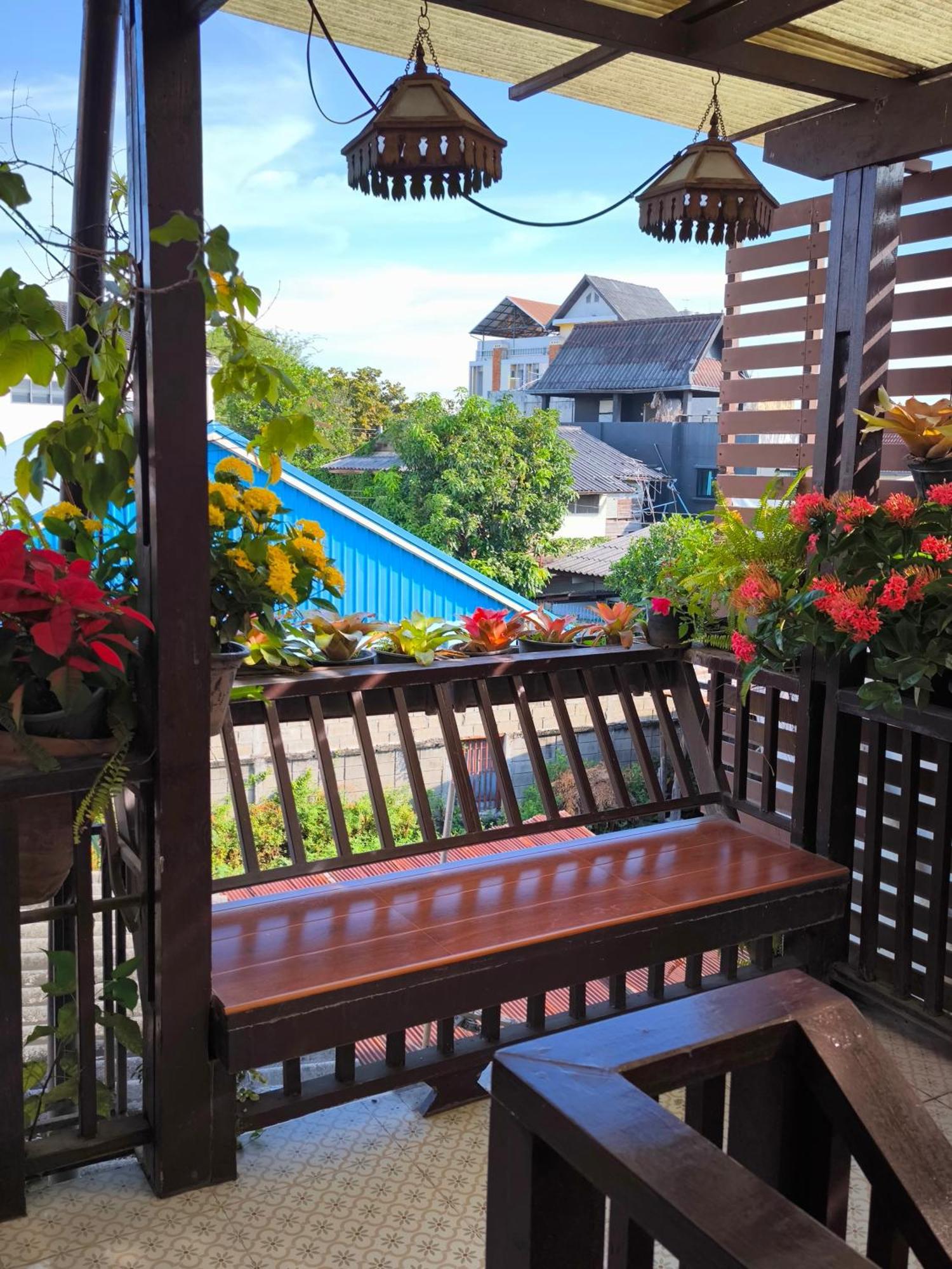 Ratchiangsaen Flora House Otel Chiang Mai Dış mekan fotoğraf
