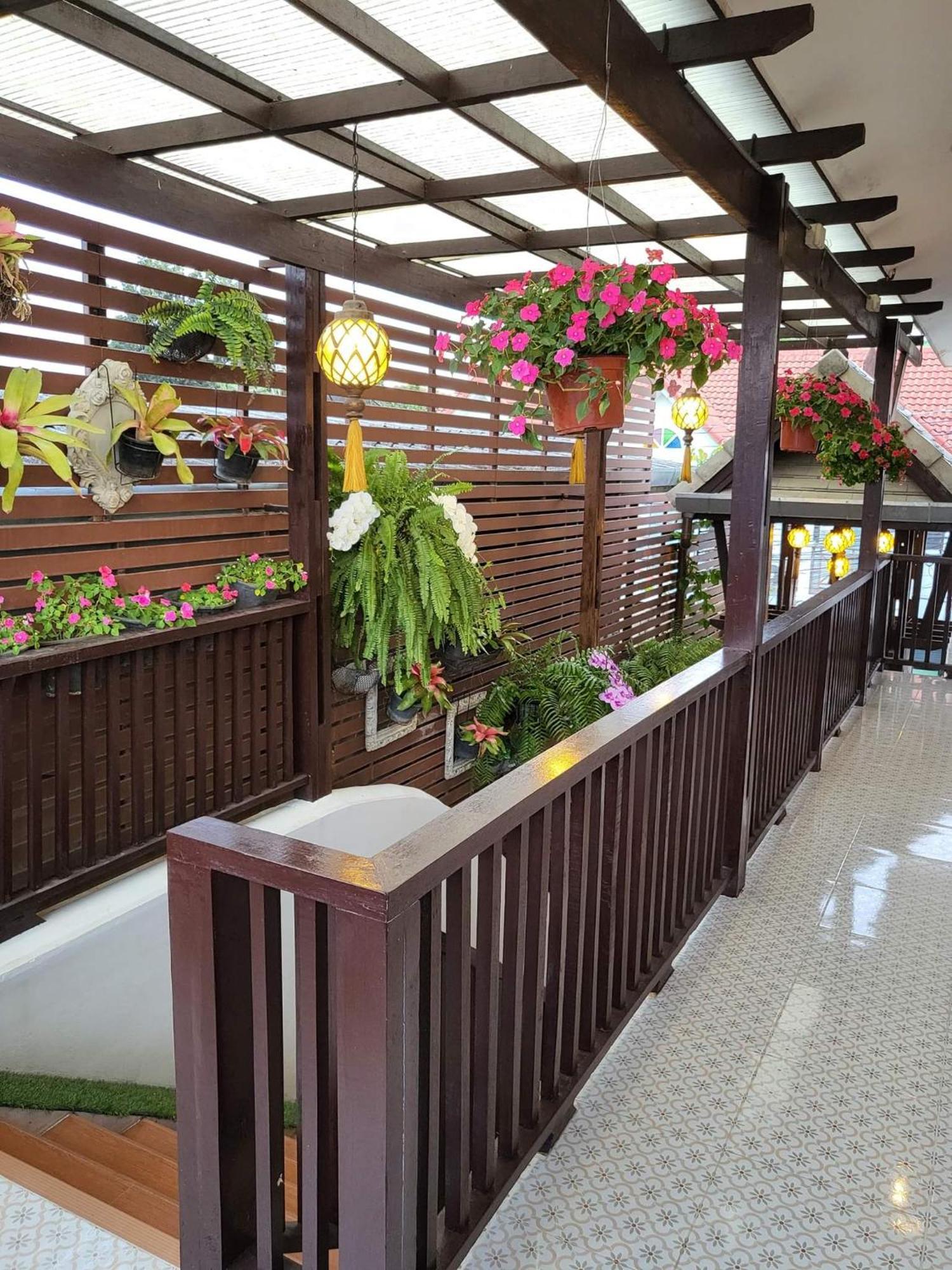 Ratchiangsaen Flora House Otel Chiang Mai Dış mekan fotoğraf