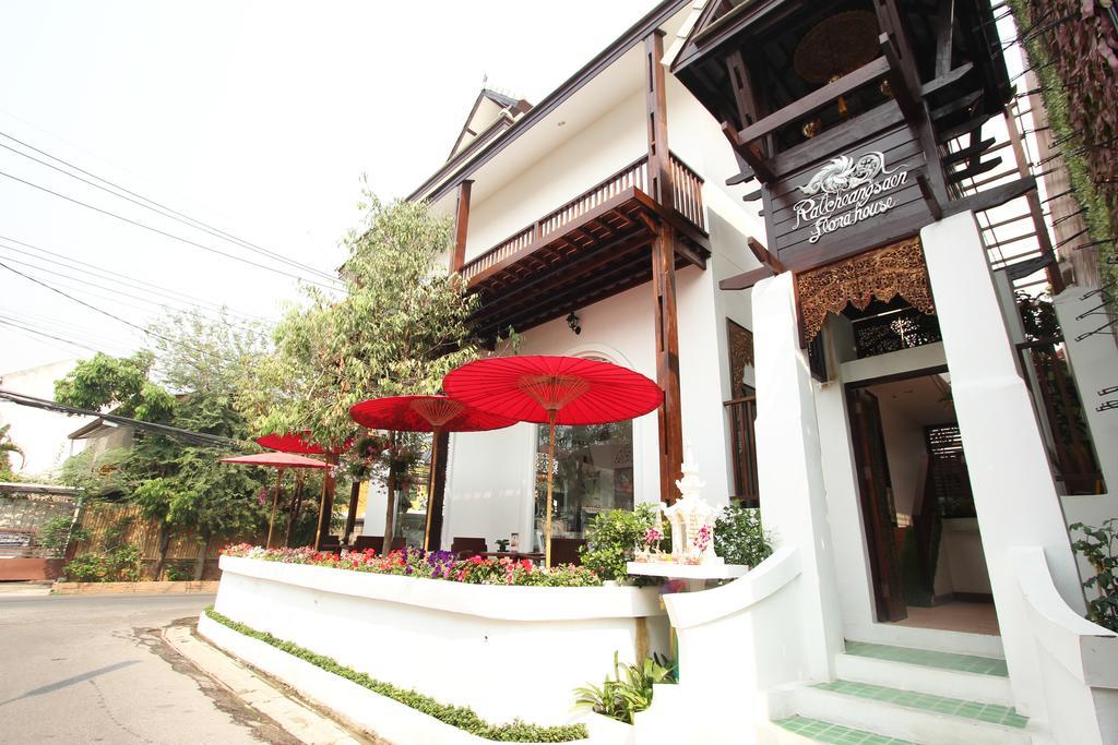 Ratchiangsaen Flora House Otel Chiang Mai Dış mekan fotoğraf