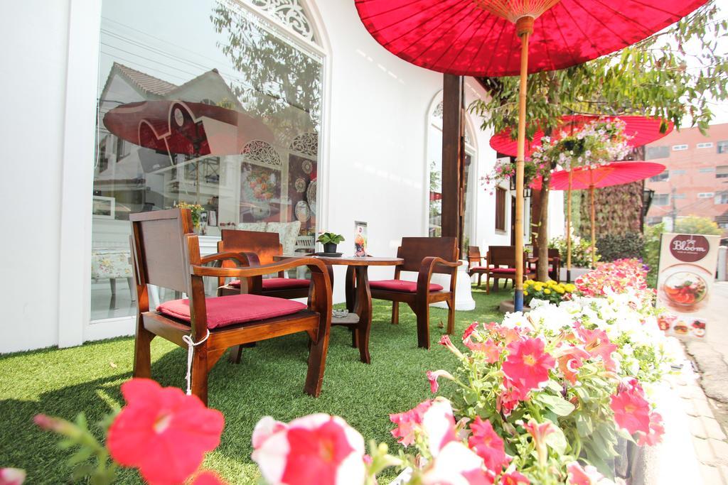 Ratchiangsaen Flora House Otel Chiang Mai Dış mekan fotoğraf