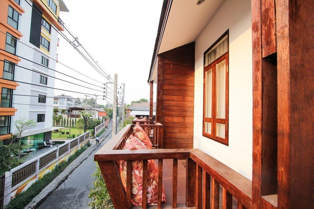 Ratchiangsaen Flora House Otel Chiang Mai Dış mekan fotoğraf