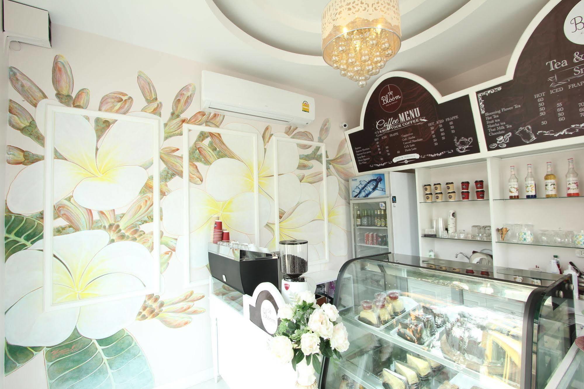 Ratchiangsaen Flora House Otel Chiang Mai Dış mekan fotoğraf