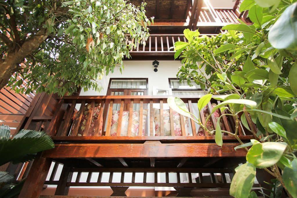 Ratchiangsaen Flora House Otel Chiang Mai Dış mekan fotoğraf